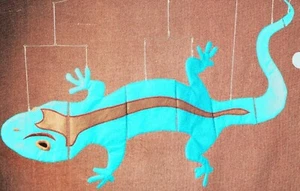 NCE HANGING GECKO 3D SPINNING APPLIQUE DECOR free shipping - Picture 1 of 1
