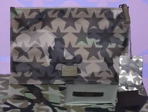 VALENTINO Nailon CAMUFLADO Estrellas de Rock Accesorios Bolsa Bolso de Viaje ¡RARO! - Imagen 1 de 10