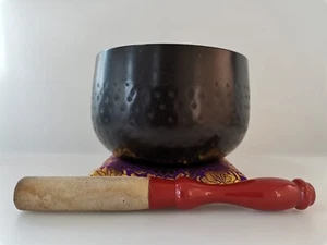 Buddhist Chanting Bell (Rin) Vintage Japanese with striker and cushion - Picture 1 of 24