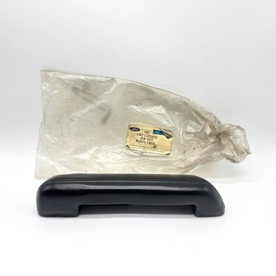 Reposabrazos interior negro lado derecho Ford F100/Bronco NOS 68-77 OEM Foto 1 de 4