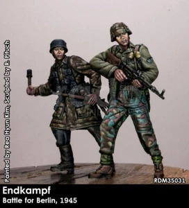 RADO MINIATURES RDM35031, Endkampf Berlin 1945 (2 fig.), 1:35 - Picture 1 of 1