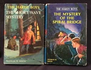 2 Nice Hardy Boys Books ! Short Wave Mystery & Mystery Of Spiral The Ridge - Picture 1 of 13