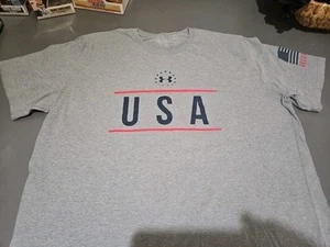 Camiseta de manga corta Under Armour para hombre USA Freedom 2XL gris azul marino - Imagen 1 de 6