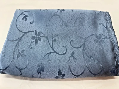 Mantel Poliéster Vine Desplazamiento Azul Cielo Elegante Lux 60" x 84" Foto 1 de 4