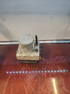 Conjunto de bomba de freno antibloqueo Ford Taurus 2011 56 k millas Ba532C405B; 5545L8170610 Foto 1 de 3