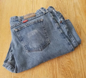 Wrangler Mens Jeans Regular Fit 42/30 Work Casual - Picture 1 of 8