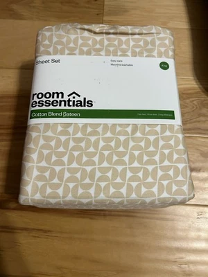 Room Essentials Cotton Blend Sateen King Size Sheet Set - New - Image 1 of 2