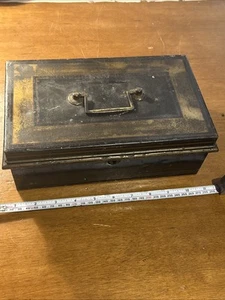 Vintage Sammlerstück Geldkassette, Spardose - Metall, ohne Schlüssel - Bild 1 von 8