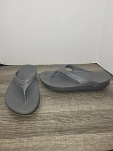 OOFOS Grey Orthopedic Recovery Comfort Flip Flop Sandals Sz 9 - Picture 1 of 9