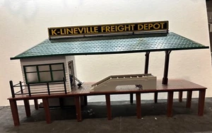 K-LINE #42418 BETRIEBSVERLADEPLATTFORM, ZUR REPARATUR, MIT GÜTERWAGEN! - Bild 1 von 13