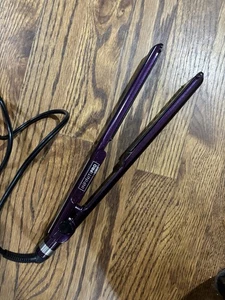 Plancha Conair Infiniti Pro 1" con hierro plano de cerámica de titanio púrpura - Imagen 1 de 5