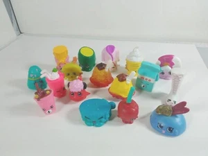 Konvolut 17 verschiedene Shopkins gemischte Spielfiguren gemischte Jahreszeiten wie auf Bildern zu sehen - Bild 1 von 4