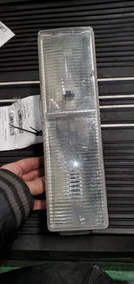 Passenger Headlight Composite Fits 90-02 CHEVROLET 3500 PICKUP 1104303 - Image 1 of 4