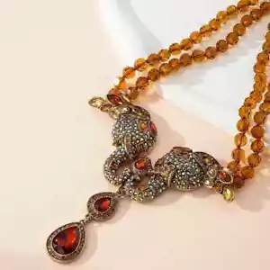 Collana con ciondolo elefante stile vintage Heidi Duis, design retrò invecchiato. - Foto 1 di 4