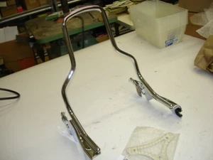 Harley Davidson HOLDFAST SISSY BAR VERTICAL altura estrella cromo 52300450 NUEVA - Imagen 1 de 7