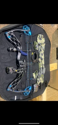Bowtech Eva Shockey Youth ajustable longitud de tracción compuesto arco mano derecha Foto 1 de 4