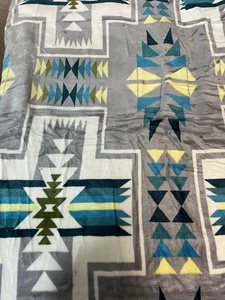 Native American Style 2 Ply Plush Reversible Blanket Sz Queen Gray Wow Stunning - Picture 1 of 6