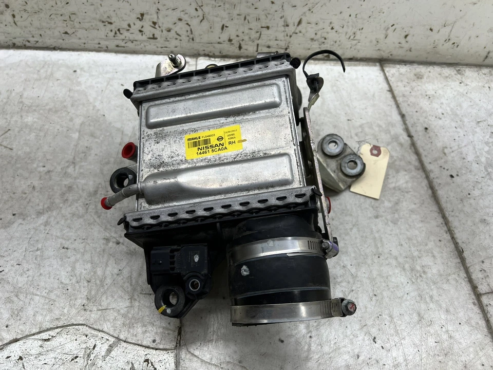 Intercooler turbo lado derecho Infiniti Q50 2016-2022 OEM 3.0 144615CA0A Foto 1 de 4