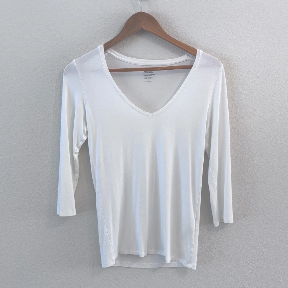 Camiseta Majestic Paris Neiman Top Mujer 3 Mediana Blanca Suave Tacto Cuello en V Foto 1 de 4