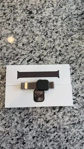 Apple Watch Series 10 46mm Titanium Gold AT&T - Photo 1 sur 8