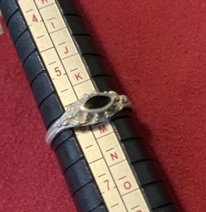 Vintage Sterling silver And Onyx Ring Size 6 - Picture 1 of 10