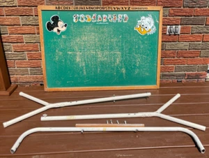 Vintage Walt Disney Mickey Mouse & Friends Kreidetafel mit Holzrahmen - 2-seitiger Ständer - Bild 1 von 15