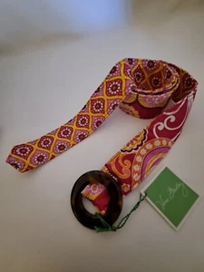 Neu mit Etikett Vera Bradley Wendegürtel Raspberry Fizz 44 Zoll Muster im Ruhestand - Bild 1 von 1