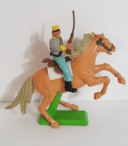 Vtg 1971 Britain's Detail Soldier on a Horse Figurine Made England Collectible - Picture 1 of 8