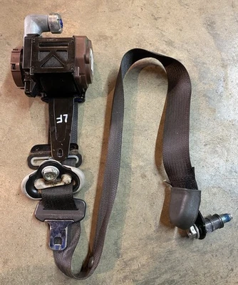 12-15 2015 Chevrolet Captiva Sport cinturón de seguridad delantero izquierdo retractor negro Foto 1 de 3