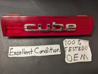 ✅OEM 2009-2014 NISSAN CUBE REFLECTOR TRASERO CENTRO TRASERO LÁMPARA EMBLEMA BONITO Foto 1 de 4