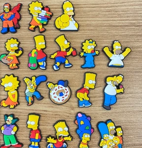 THE SIMPSONS - 18pc Shoe Charms fits crocs decoration cartoon - FREE SHIPPING - Picture 1 of 1
