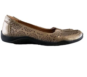 CLARKS Artisan KESSA GAZEBO Metallic Bronze Leather Perforated Flats Women SZ 9 - Picture 1 of 14