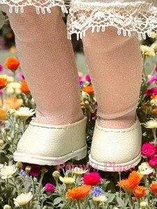 8-Zoll-Puppenschuhe der Marke Madame Alexander - cremefarbene Vinyl-Slipper SELTEN - Bild 1 von 6