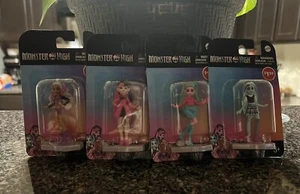 Monster High 4 GHOULS Mini Muñeco Figuras Coleccionables Terror Lindo NUEVO - Imagen 1 de 6