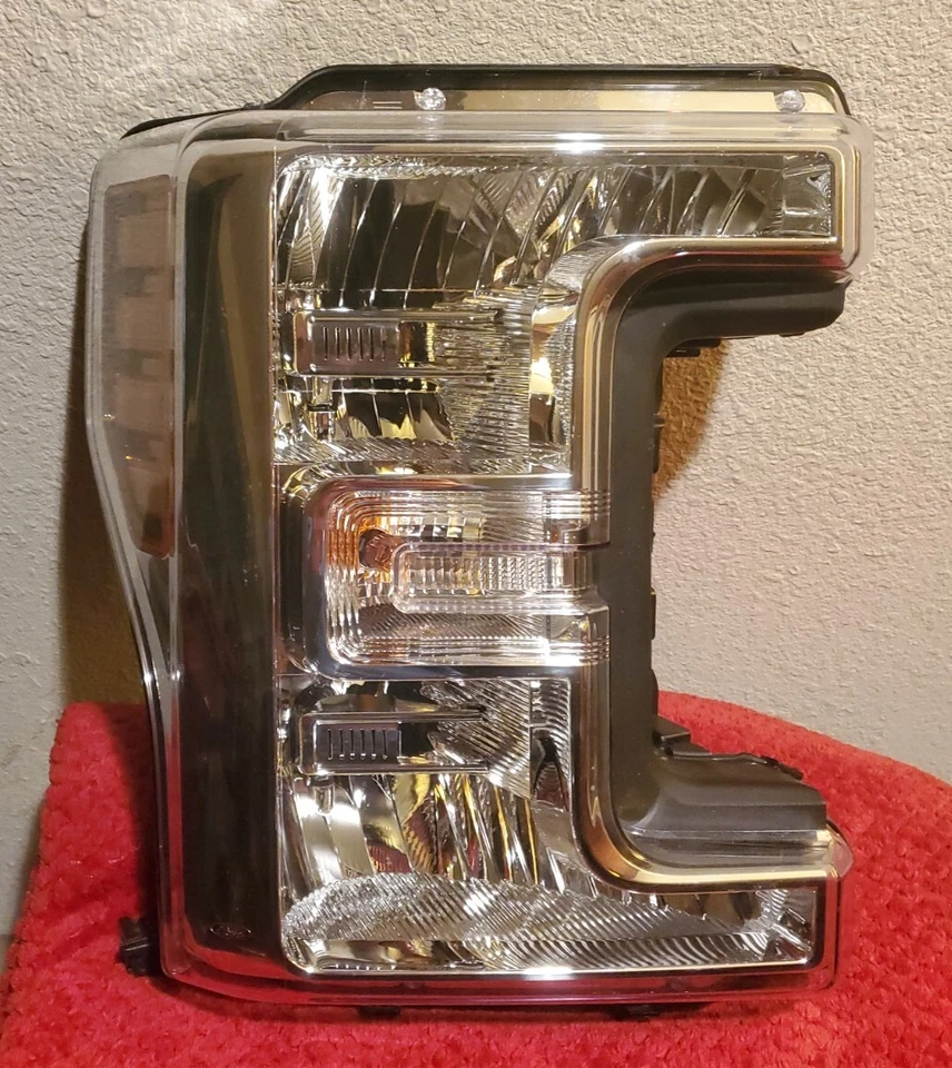 FARO DERECHO FORD SUPERDUTY F250 F350 F450 F550 2017-19 OEM JC3B-13005-AC Foto 1 de 4