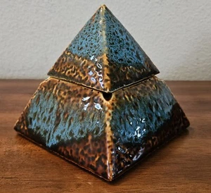 Vintage Pyramide Zigaretten Aschenbecher Rauchbox. Deko Tischplatte. 70er Jahre. Unikat  - Bild 1 von 12