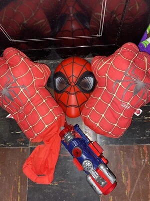 Lote de 3 guantes de puño de peluche Spiderman par de tirador web y máscara Foto 1 de 3