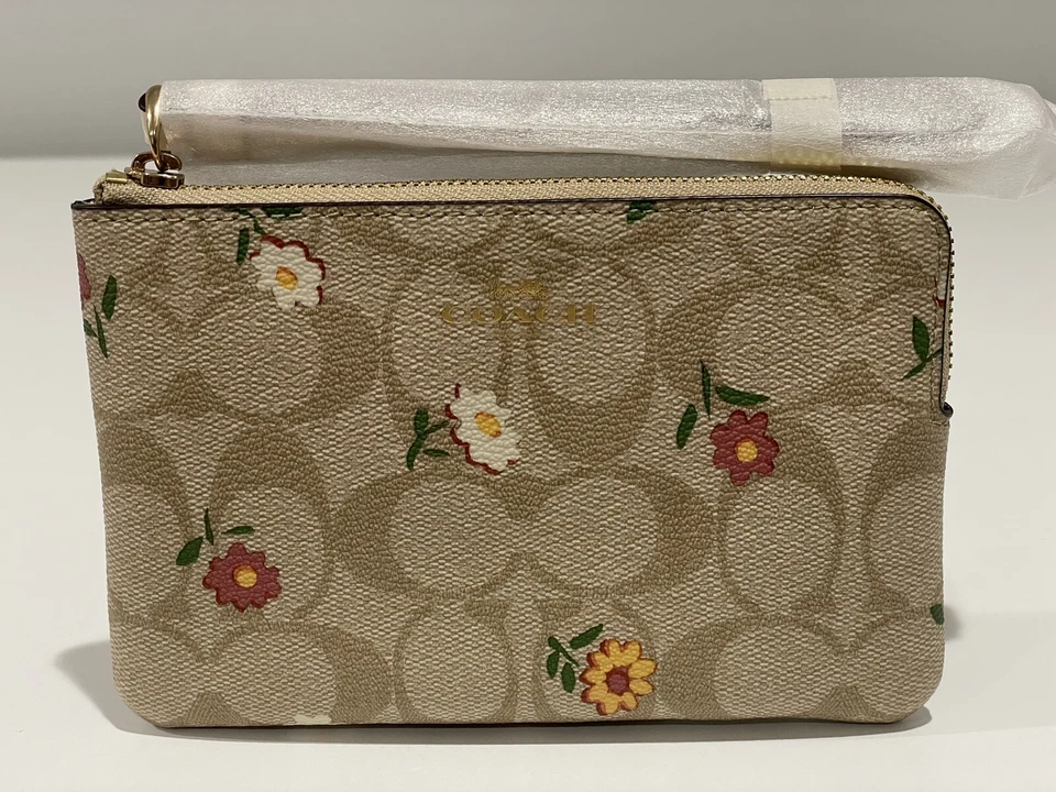 COACH Corner Zip Wristlet In Signature Canvas W/Nostalgic Ditsy Print CH478