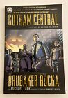 Gotham Central Buch eins: Auf der Linie der Pflicht (Mexican Ed 2022) Omnibus