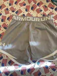 Under Armour Girls Grey Loose Athletic Shorts Girls Size Youth Small NWT - Picture 1 of 2
