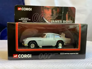 1999 Corgi JAMES BOND ASTON MARTIN DB5 Diecast Scale Model Vehicle in Box - Picture 1 of 24