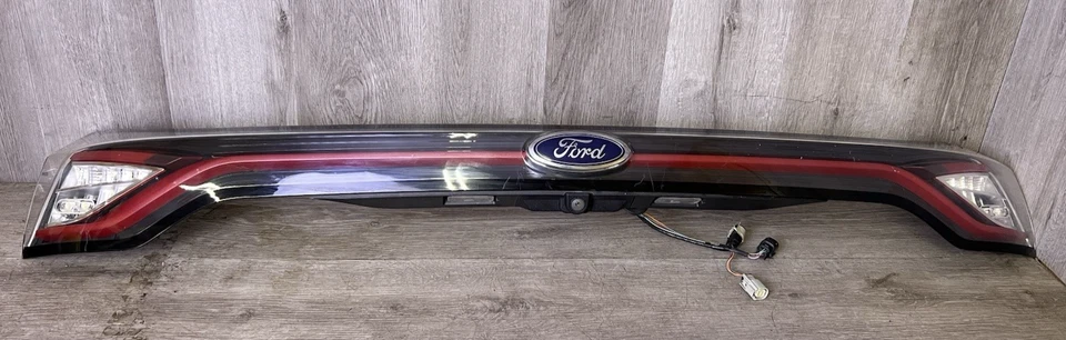 Barra de luz de escotilla Ford Edge 2015-2019 con cámara de reversa FT4B-13A565 Foto 1 de 4