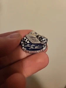 MARK MARTIN #6 DIE HARD FAN LOGO RACING HAT PIN - Picture 1 of 7