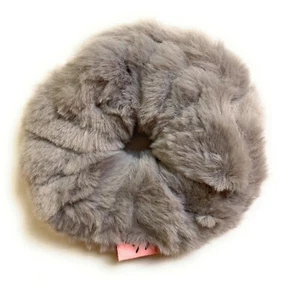Mia Beauty Furry Scrunchie, Ponytail Holder Hair Accessory, Charcoal Gray - Bild 1 von 2