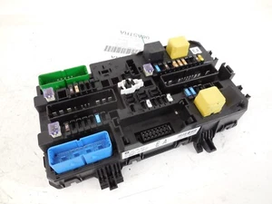 2008 08 Saturn Astra Rear Trunk Relay Fuse Box OEM 94700412 - Picture 1 of 3
