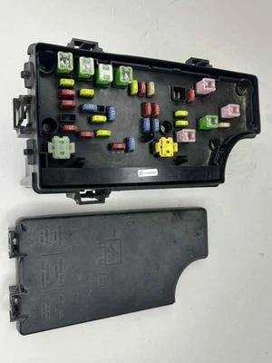 2011-2014 Dodge Avenger Chrysler 200 TIPM Fuse Box P04692346AE 346AE OEM Foto 1 de 4