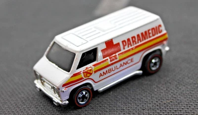 Furgoneta paramédica blanca súper limpia gran éxito Hot Wheels REDLINE Foto 1 de 4