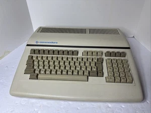 Ancien COMMODORE B128-80 - à nettoyer - s'allume - Photo 1/13