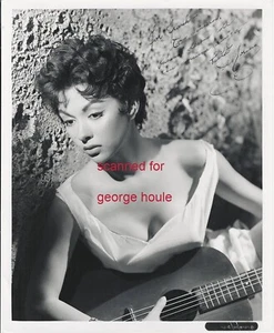 RITA MORENO - PHOTOGRAPH - SIGNED IN SPANISH- WEST SIDE STORY - OZ - Picture 1 of 2
