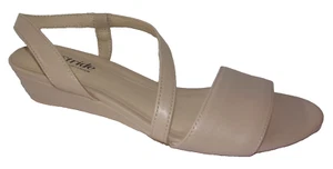 NEW LIFESTRIDE YASMINE BEIGE LOW WEDGE SANDALS 6 M - Picture 1 of 2